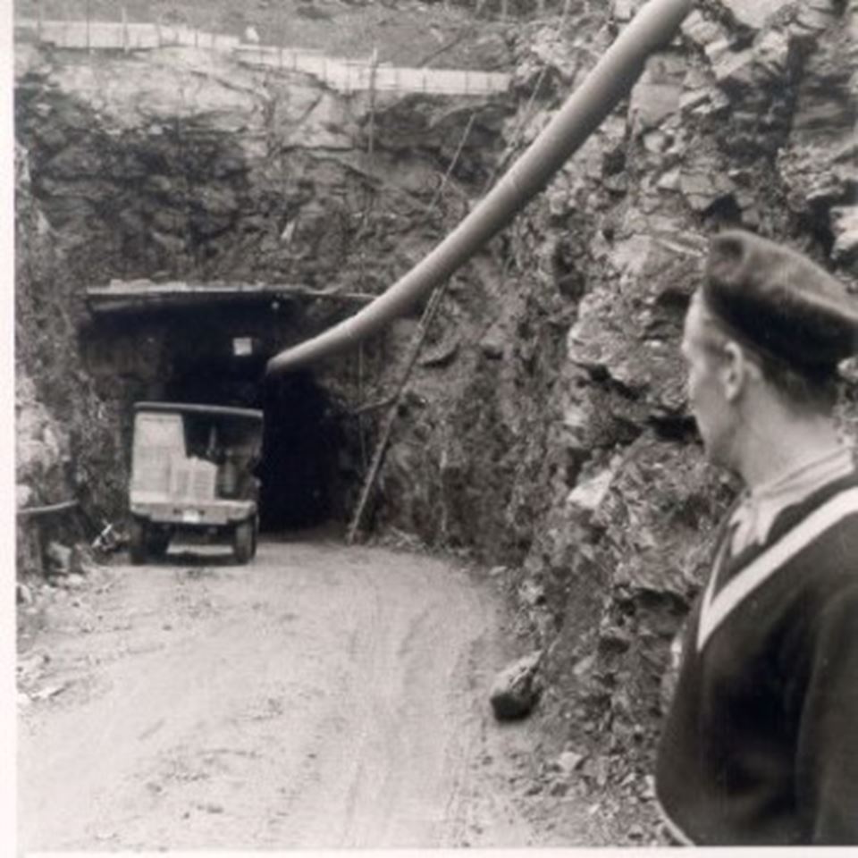 Det startet i 1939 med en impregnert redningsvest