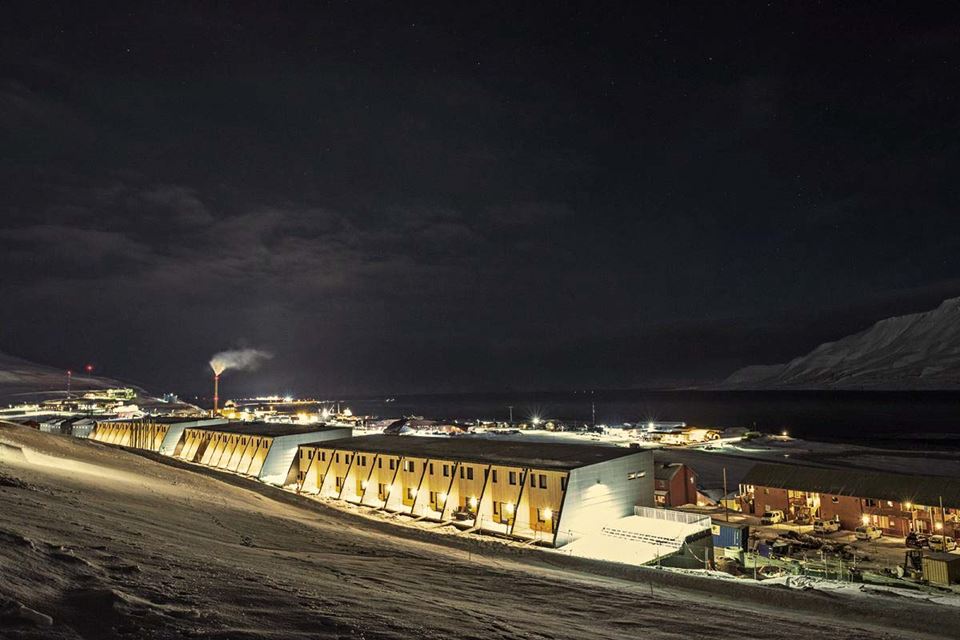 Rassikre boliger på Svalbard har Nor-Bit tak